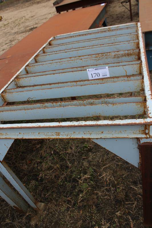lot 170 image: Metal Welding Table