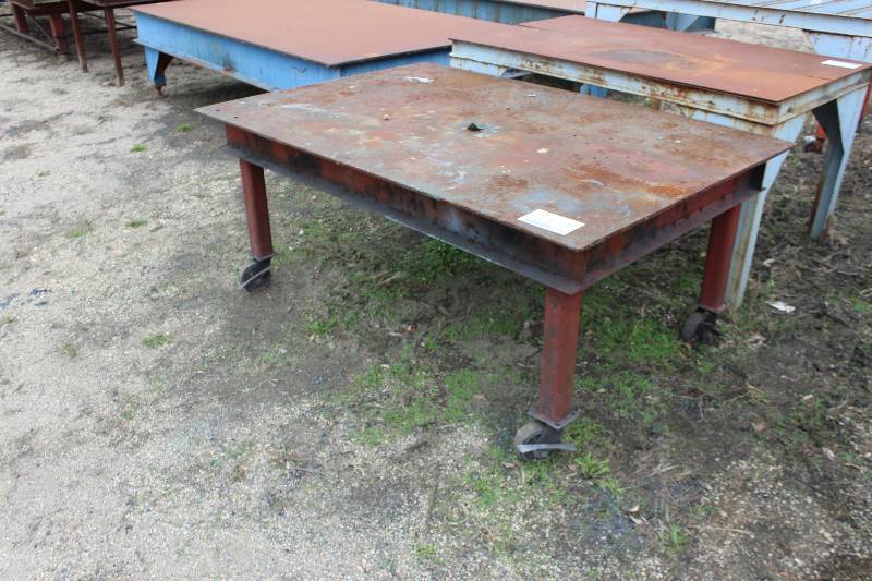 lot 172 image: Rolling Metal Welding Table