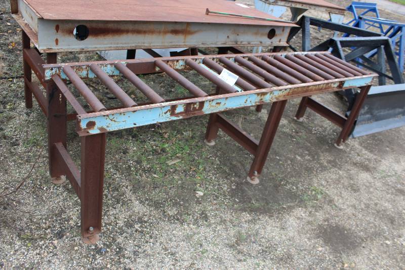 lot 161 image: Metal Welding Table w Rollers