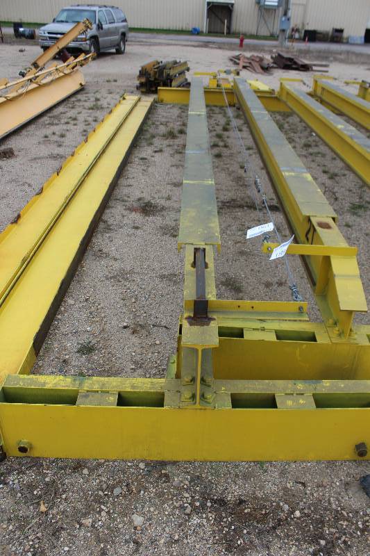lot 189 image: Manual PushPull Overhead Bridge Crane 27 Foot x 2 Ton