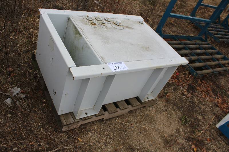 lot 228 image: Liquid Container