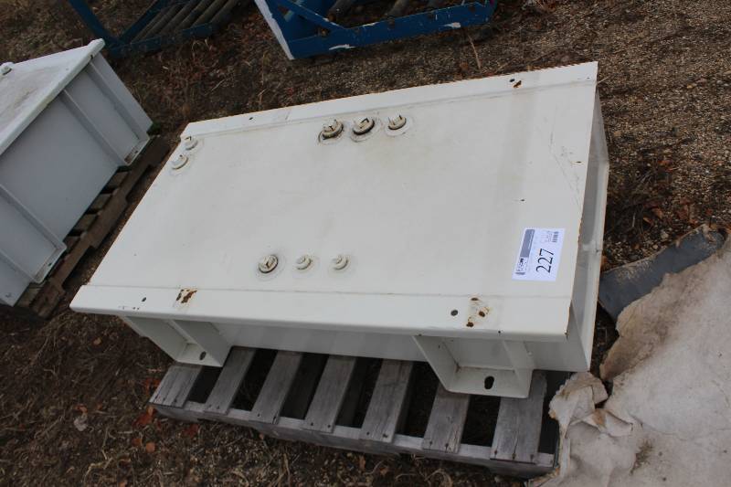 lot 227 image: Liquid Container