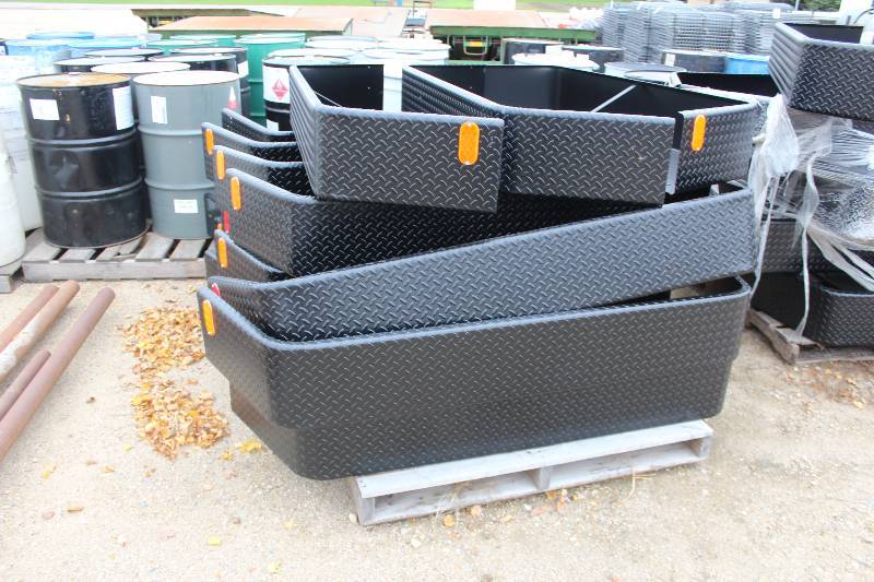 lot 239 image: Lot of (2) Sets of 72in. Fenders