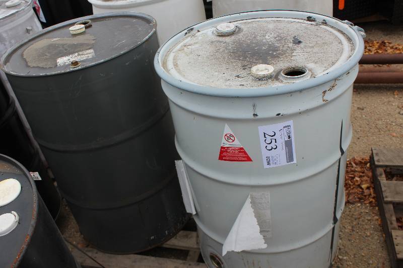 lot 253 image: Lot of (2) Metal Barrels