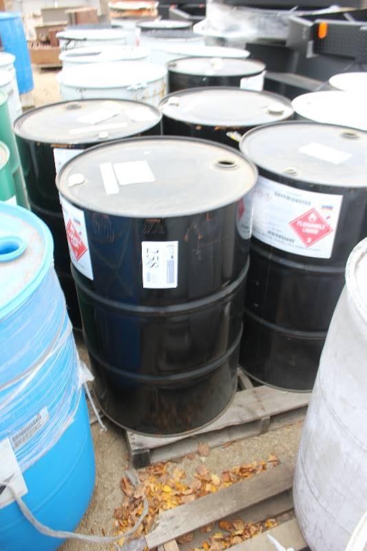 lot 258 image: Lot of (4) Metal Barrels