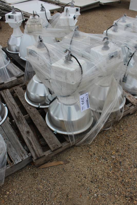 lot 299 image: Pallet Lot of (4) Day-Brite Lighting Luminaire Fitting Commercial Lights