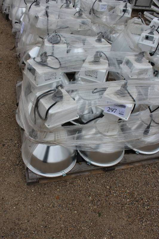 lot 297 image: Pallet Lot of (8) Day-Brite Lighting Luminaire Fitting Commercial Lights