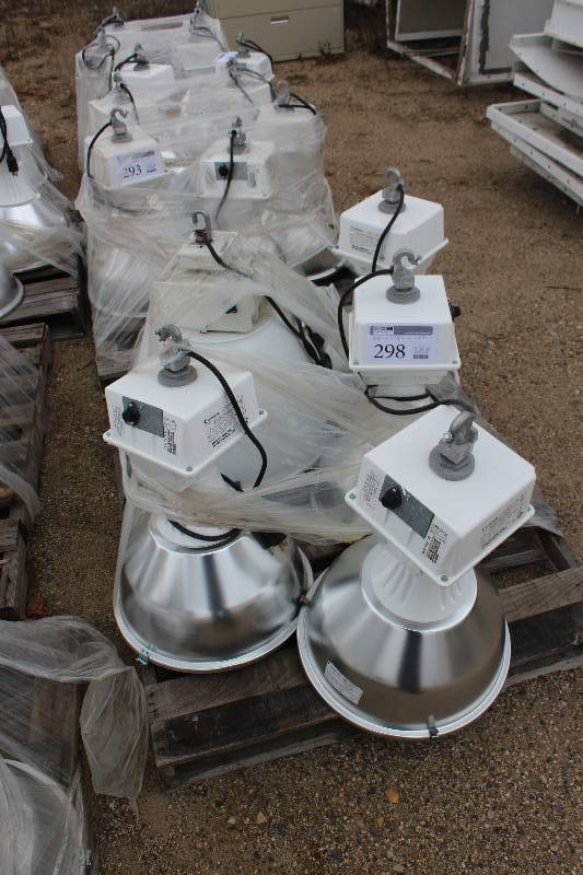 lot 298 image: Pallet Lot of (5) Day-Brite Lighting Luminaire Fitting Commercial Lights