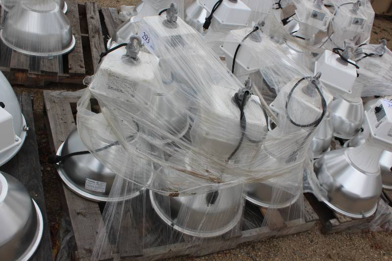 lot 293 image: Pallet Lot of (5) Day-Brite Lighting Luminaire Fitting Commercial Lights