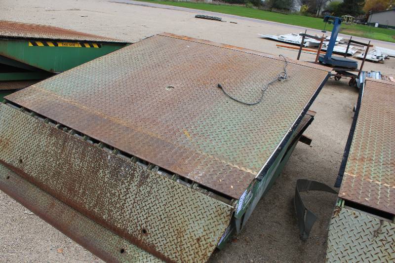 lot 271 image: Kelley DockLevelers 25000lbs. Docking Ramp