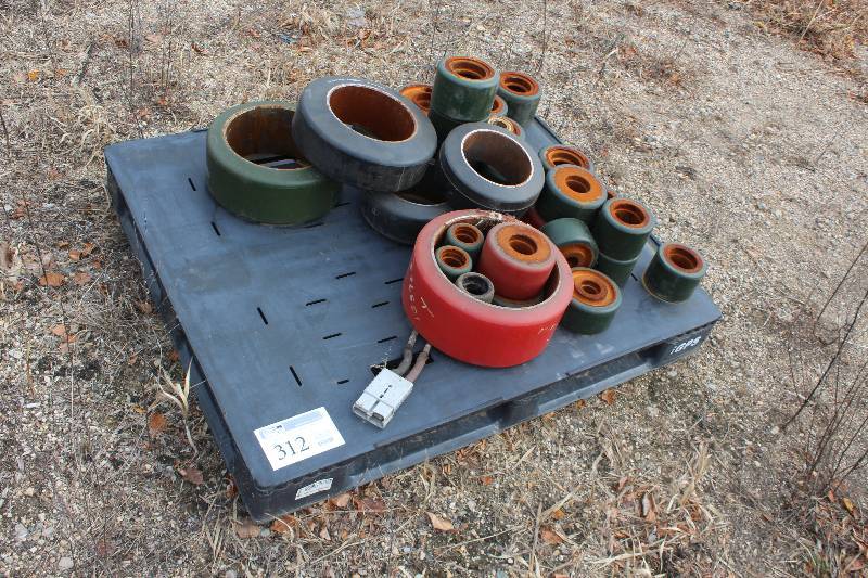 lot 312 image: Pallet Lot of Commercial Rollers