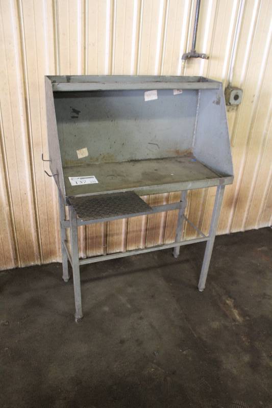 lot 137 image: Metal Workstation