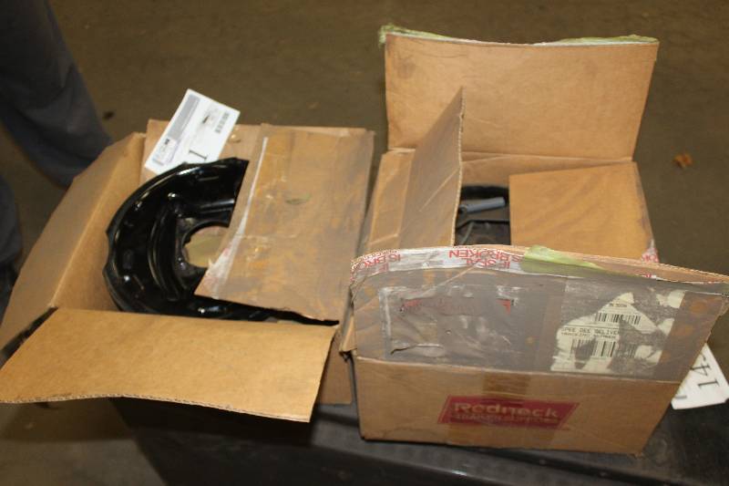 lot 31 image: Lot of (4) Dexter 8.25in. Drum Brake Assemblies