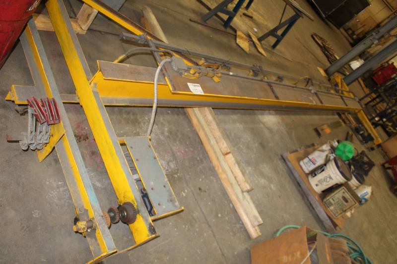 lot 117 image: Overhead Bridge Crane, 24 ft x 1  ton