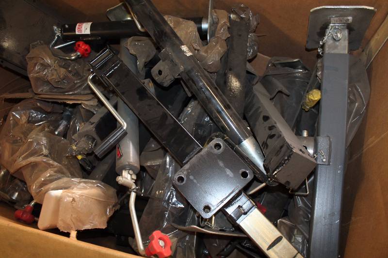 lot 314 image: Lot of (13) Trailer Jacks Includes RAM 5000lb