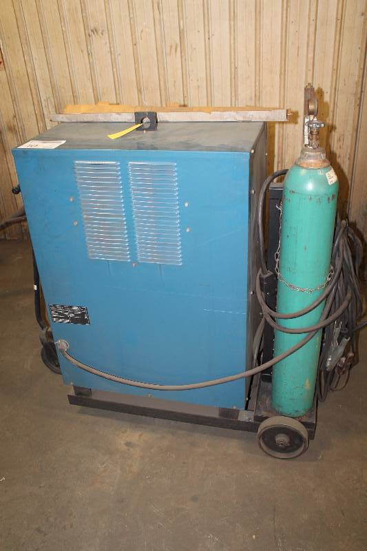 lot 40 image: Miller Syncrowave 300 Tig Welder