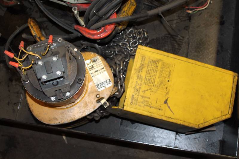 lot 13 image: Budgit 2-Ton Chain Hoist System