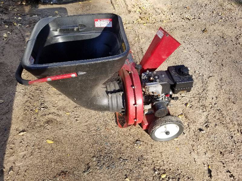 lot 49 image: MTD chipper shredder