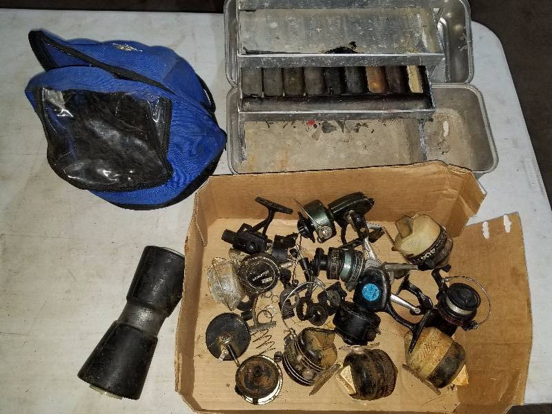 lot 57 image: Fishing stuff