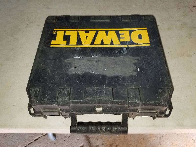 lot 64 image: Dewalt Jig saw Dw317k