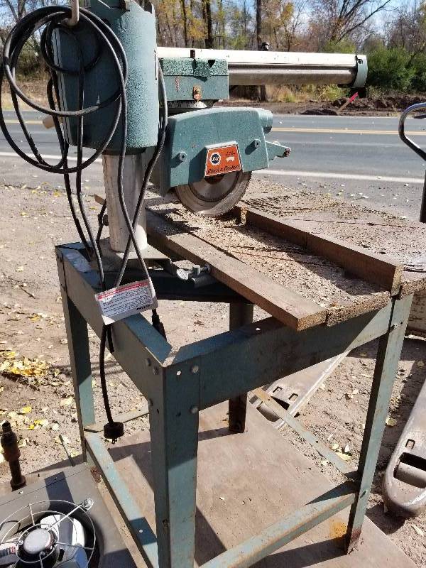 lot 48 image: Black & Decker Dewalt Saw