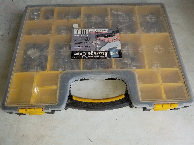 lot 22 image: Metric 14 drive misc sockets