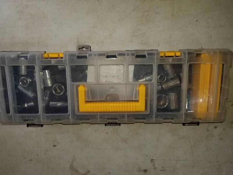 lot 26 image: Metric 12 drive misc sockets 10mm-24mm