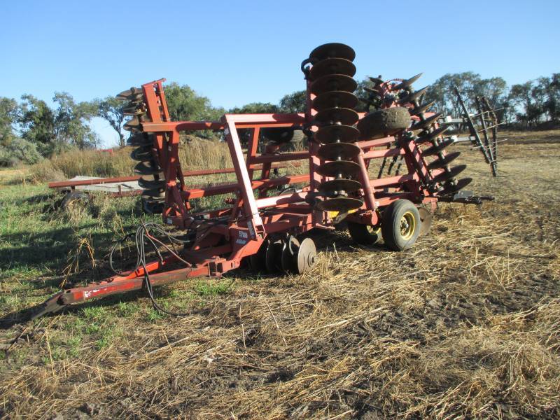 lot 10 image: 20 Sunflower Disc wSummers Harrow