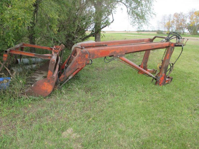 lot 35 image: Dual 340 Loader wGrapple