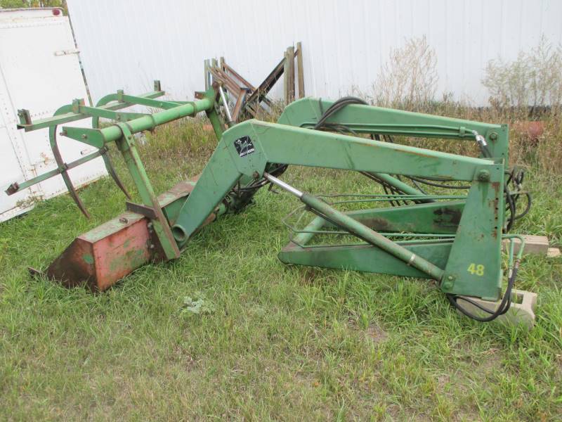 lot 36 image: JD 480 Loader wGrapple