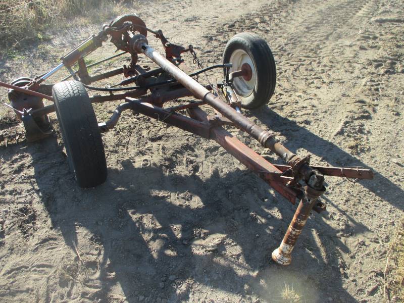 lot 41 image: IH 1100 Sickle Mower