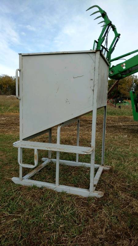 lot 42 image: Seed Inoculating Bin
