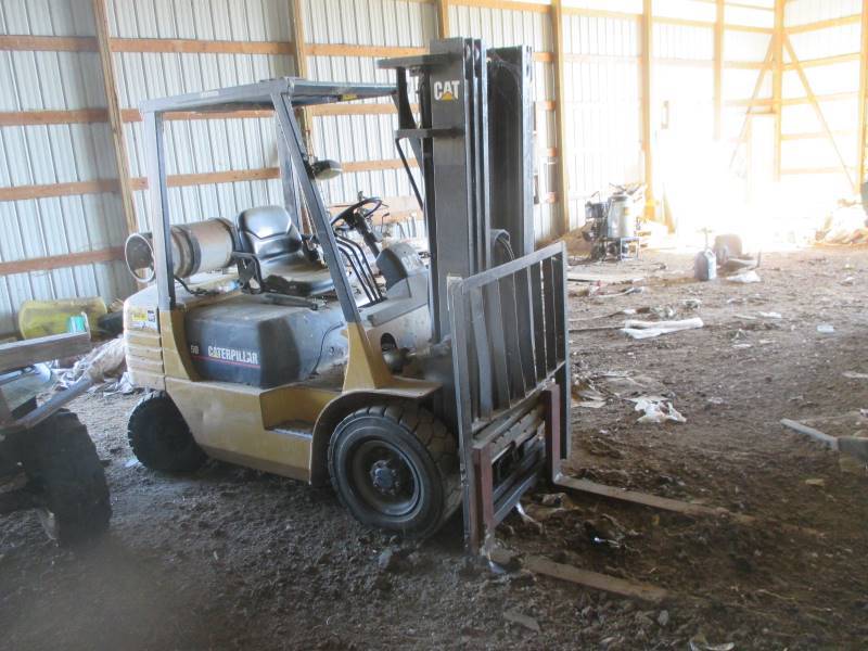 lot 43 image: Catapillar 50 Forklift