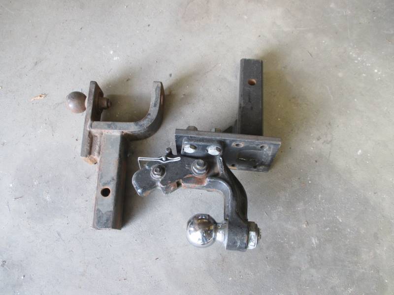 lot 63 image: 2 Reciver Hitches