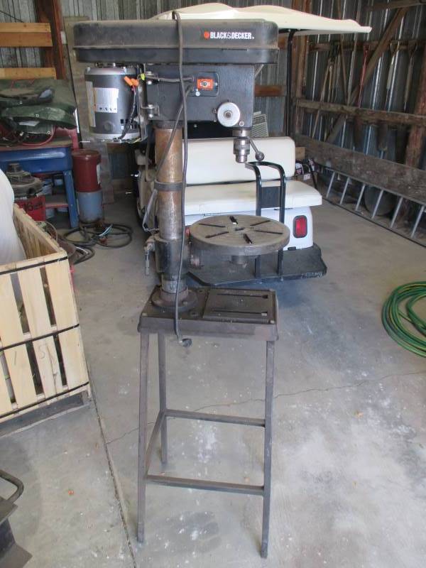 lot 65 image: Black & Decker Drill Press wStand