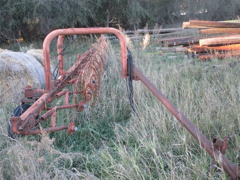 lot 80 image: 9 Wheel Rake