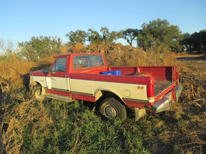 lot 81 image: 1988 Ford 34 Ton 4X4 Pickup