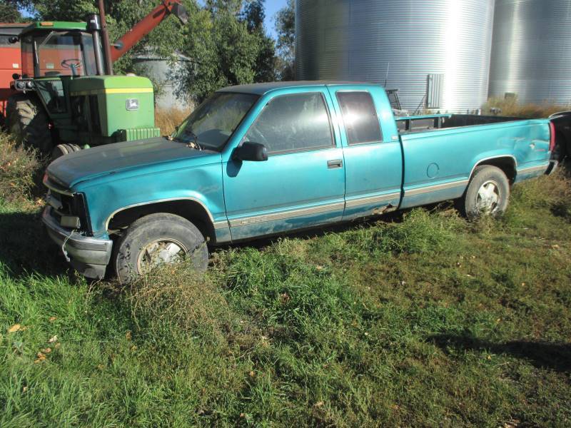 lot 82 image: 1994 Chevy 1500 4X4