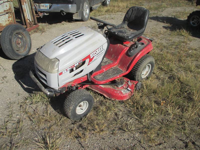 lot 98 image: Huskee Lawn Tractor
