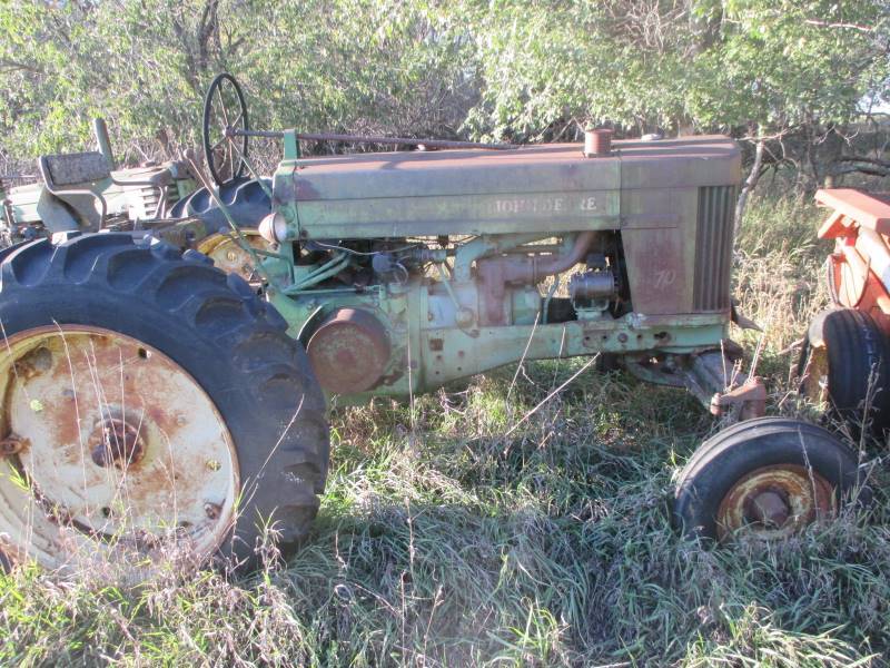 lot 99 image: John Deer 70