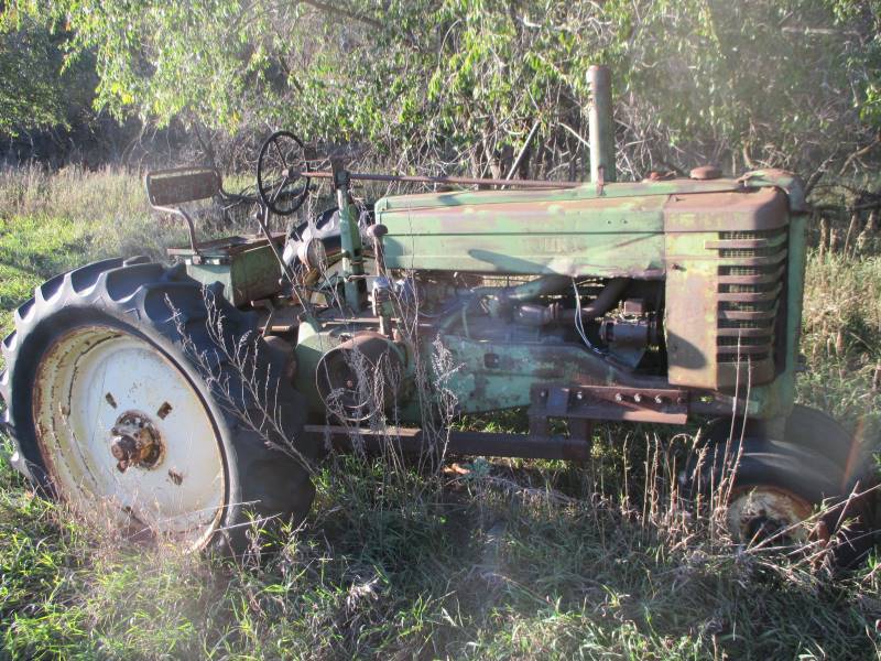 lot 100 image: John Deer A
