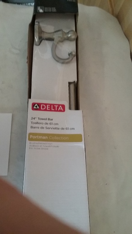 Delta 24 Towels Bar