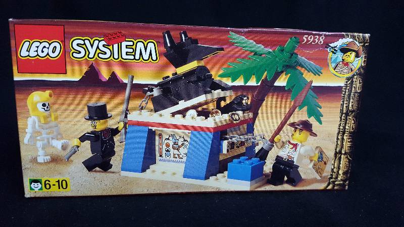 lot 52 image: Lego System Oasis Ambush
