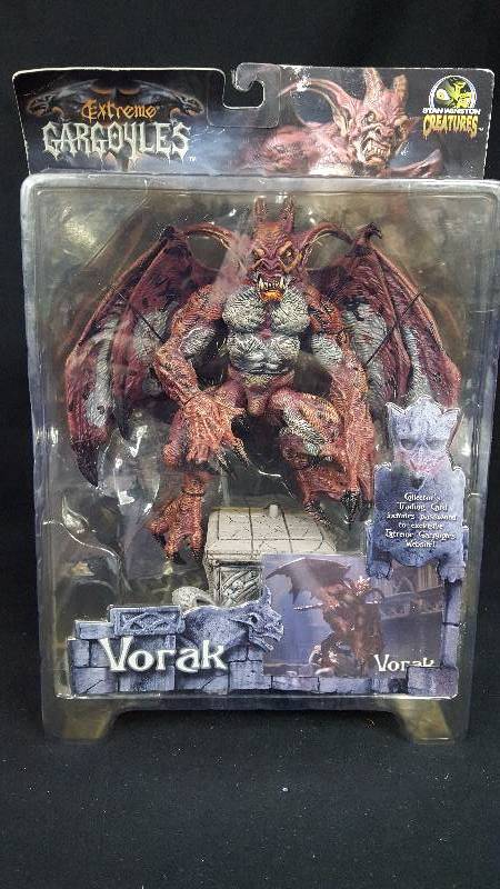 lot 195 image: Extreme Gargoyles Figure