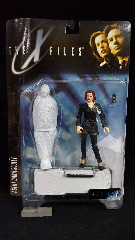 lot 234 image: The X Files Series 1 Action Figure