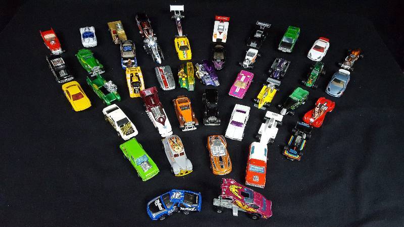 lot 279 image: Assorted Hot Wheels & Matchbox Cars