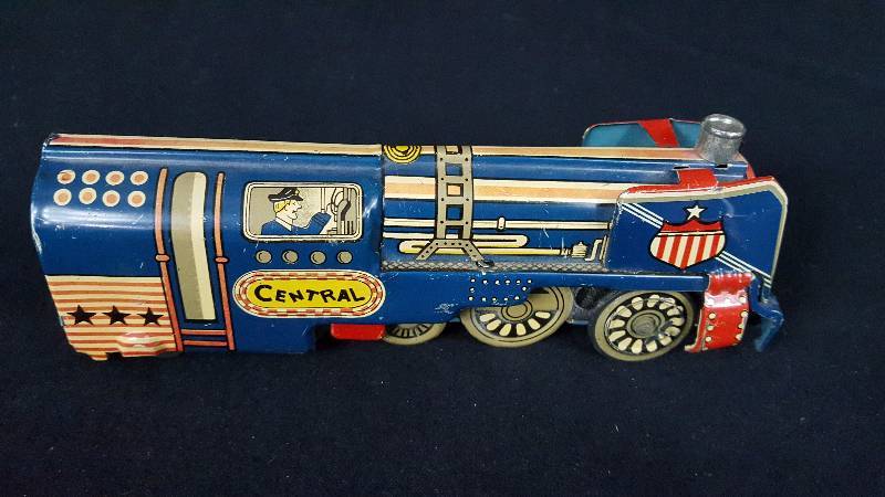 lot 284 image: Tin Toy Train