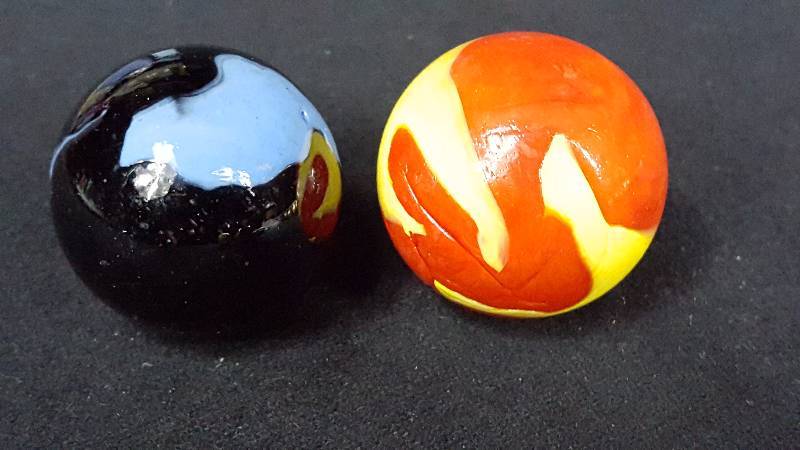 lot 292 image: Extra Large Glass Shooter Marble