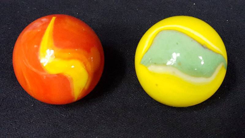 lot 293 image: Extra Large Glass Shooter Marble