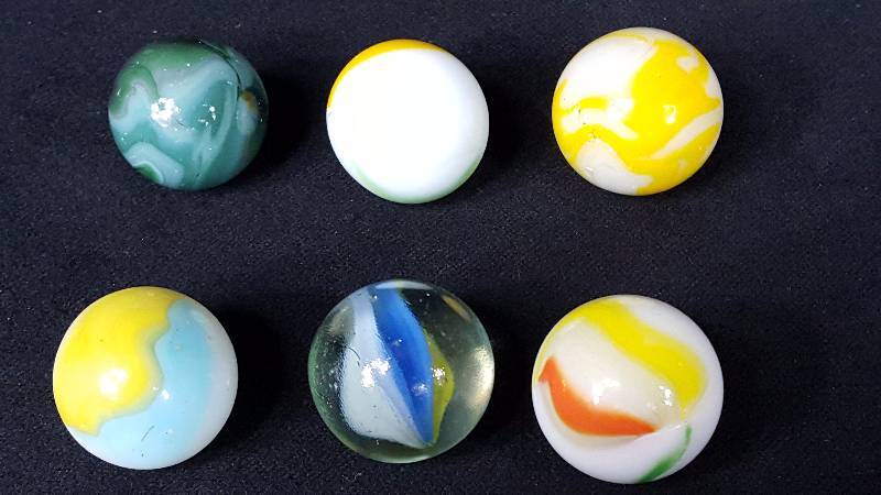 lot 305 image: Glass Shooter Marbles